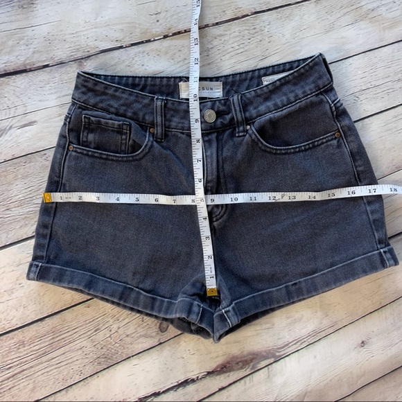 PacSun 100% cotton dark grey denim jean roll up hem Mom Shorts size 25 - Picture 9 of 10